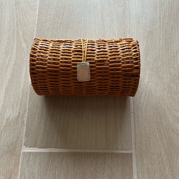 Lilly Pulitzer Ratan Clutch - Picture 5 of 5